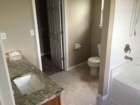 5th image of 3328 Cherryhill Dr