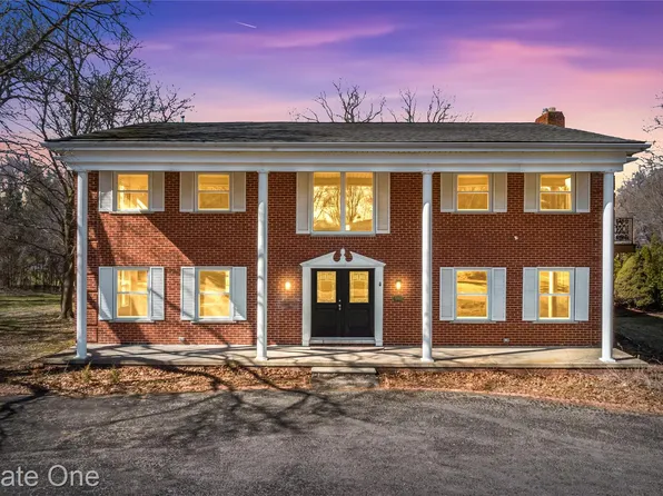 5742 Springwater Ln, West Bloomfield, MI 48322