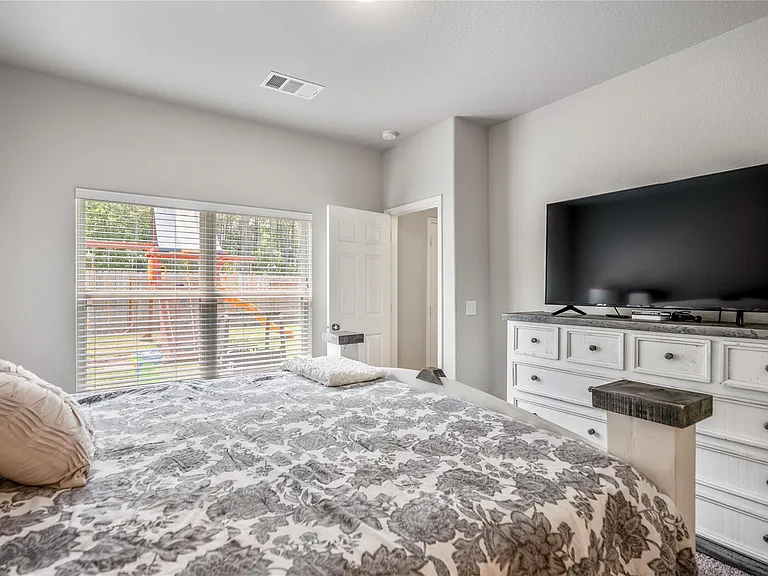 210 Bellewood Manor Dr — Photo 16