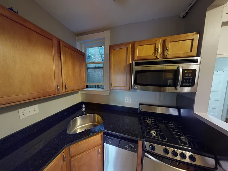 65 Burbank St #21 — Photo 4