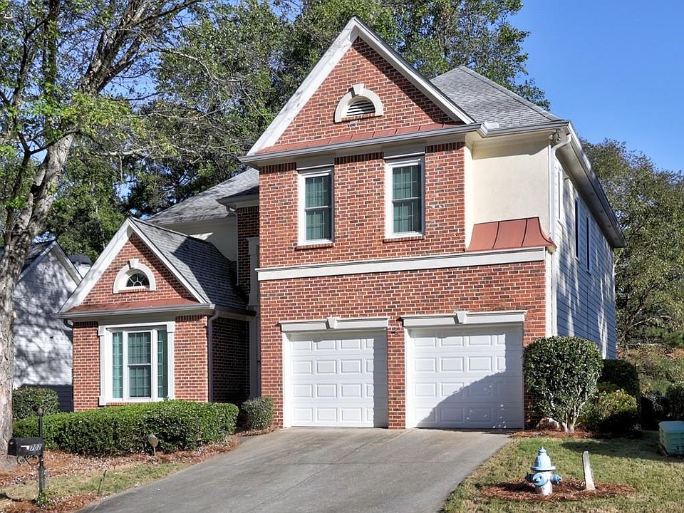 1st image of 702 Arlington Ln SE