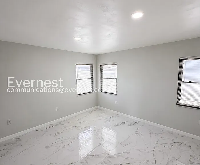 4535 Uzzle Way — Photo 10