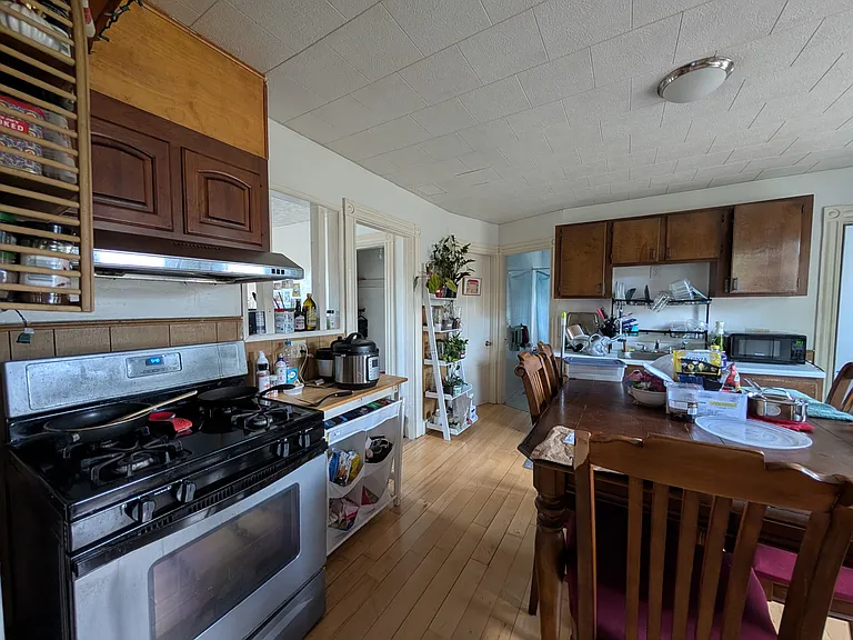 9 Appian Way — Photo 5