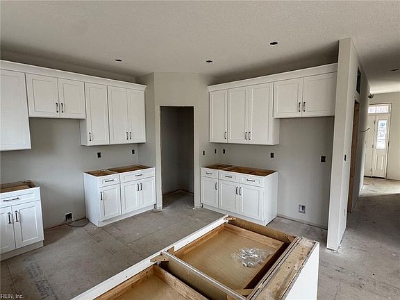 4th image of 3901 Seaford Rd