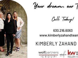 8 Forsythia Ct, Bolingbrook, IL 60490