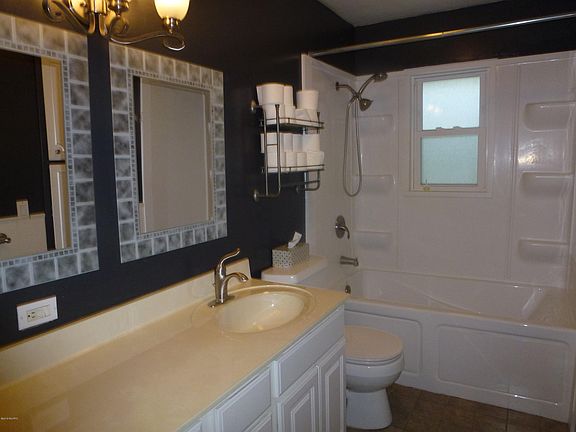 5th image of 708 Oakmere Pl