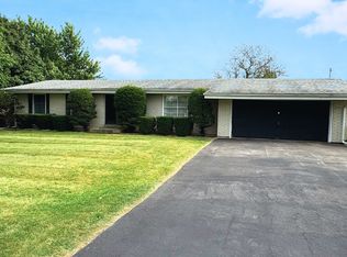 10626 N Grove Rd, Sycamore, IL 60178