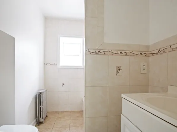 784 Halsey Street image 14 of 15