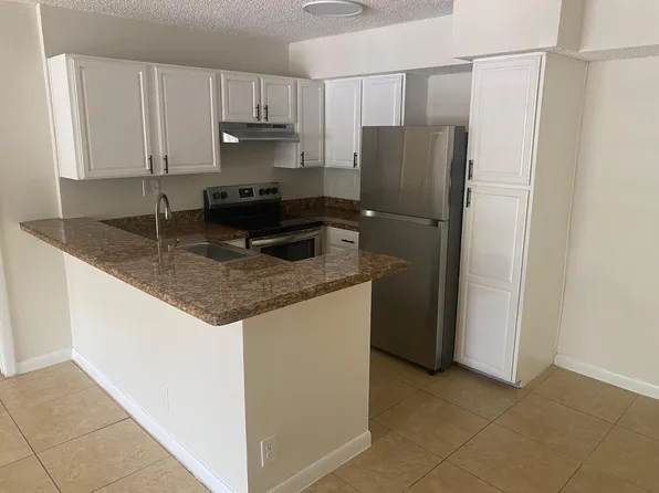 601 Lyons Rd APT 7105, Pompano Beach, FL 33063