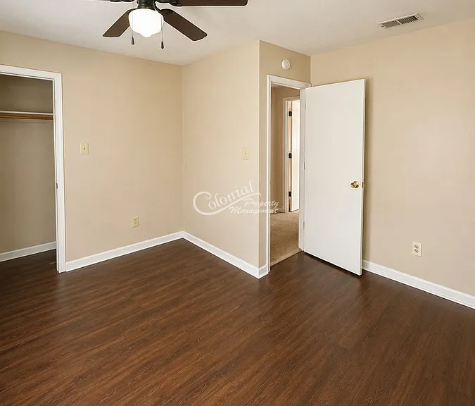 1305 Monroe Loop #A — Photo 3