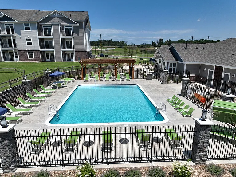 Dodson Pointe Apartment Homes — Photo 49