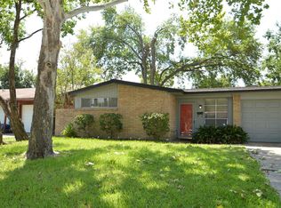 3827 Prudence Dr, Houston, TX 77045