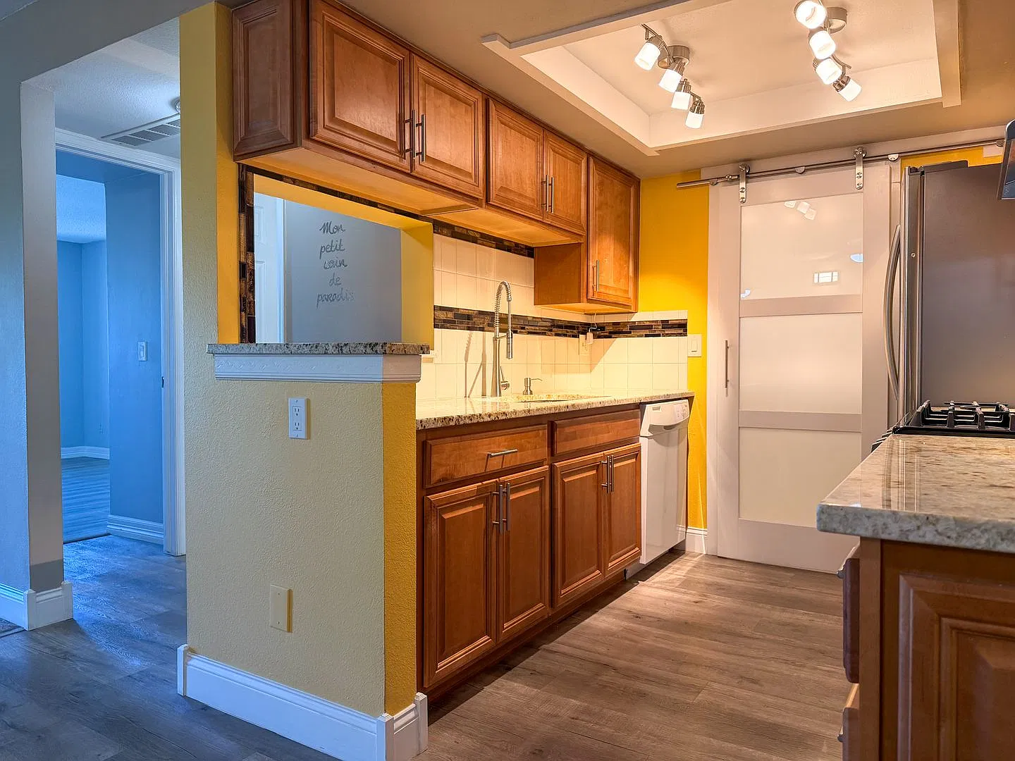 Updated 2-bedroom, 2-bath condo in Aurora! — Photo 2