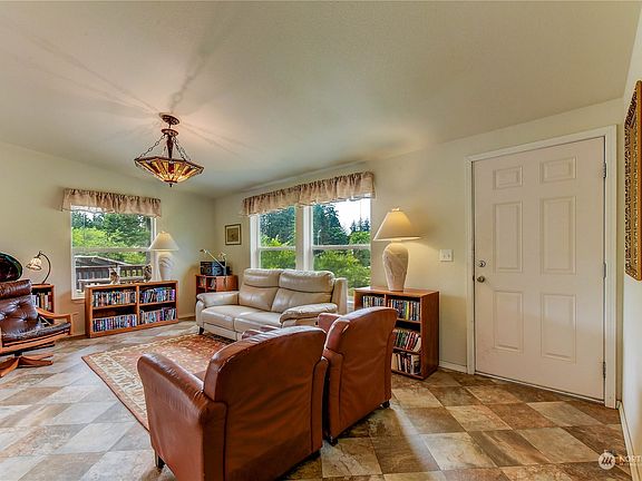 3rd image of 12215 189th Avenue SE