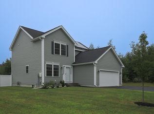 243 University Cir, Hooksett, NH 03106