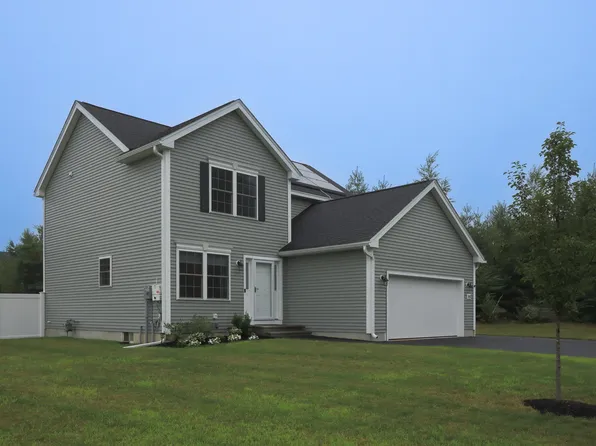 243 University Circle, Hooksett, NH 03106
