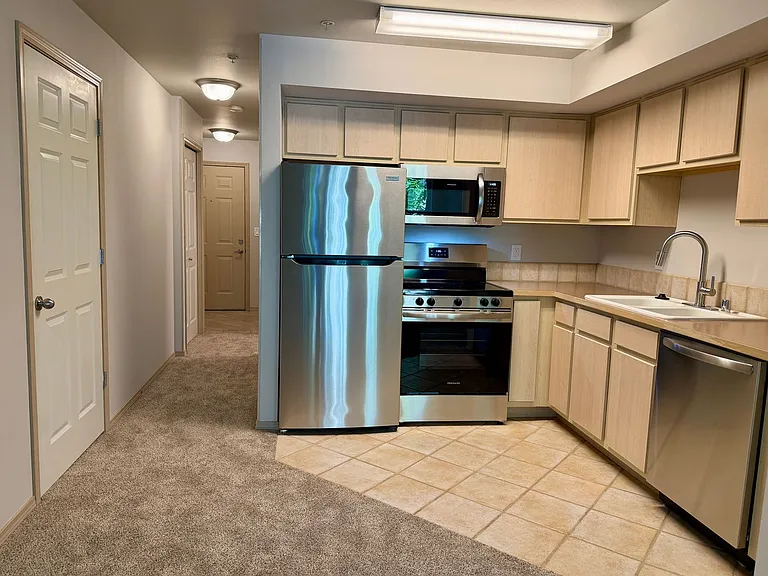 600 N 85th St #307 — Photo 4
