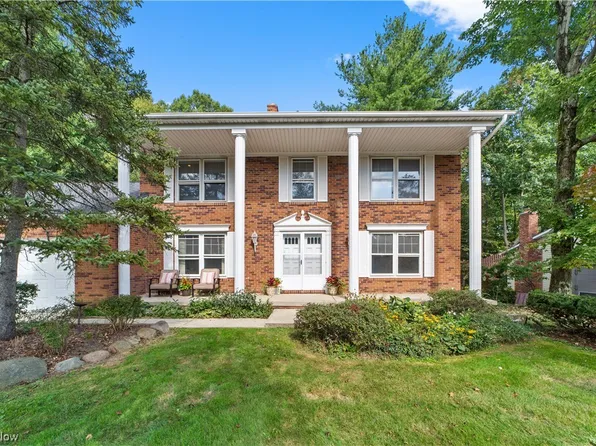 32695 Stony Brook Ln, Solon, OH 44139