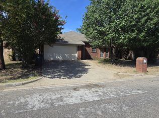 8028 Clear Brook Cir, Fort Worth, TX 76123