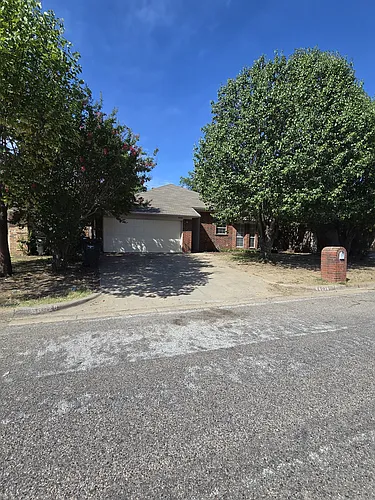 8028 Clear Brook Cir Photo 1