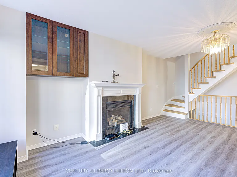28 Rosebank Dr #907 — Photo 6