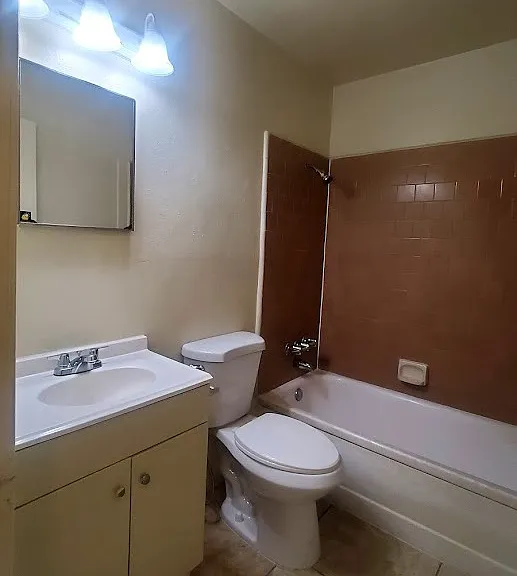 2030 E Ashcroft Ave #B — Photo 5