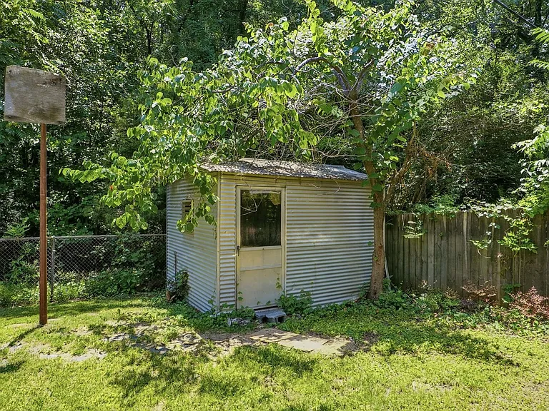 1230 Roanoke Ave — Photo 47
