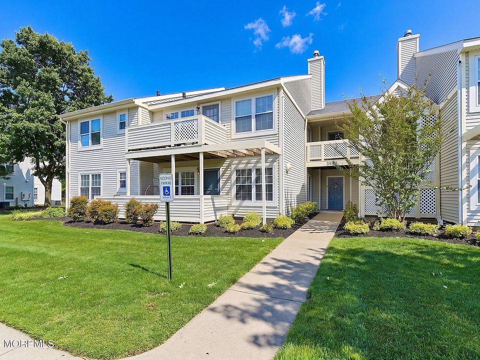 1st image of 65 Briarwood Ct