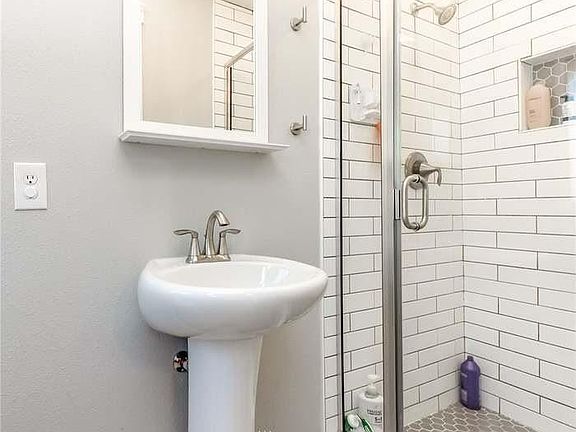 room 1 bath