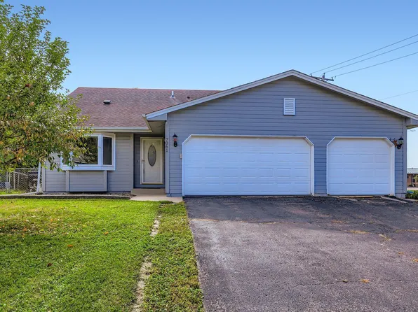 7061 Upper 17th St N, Oakdale, MN 55128