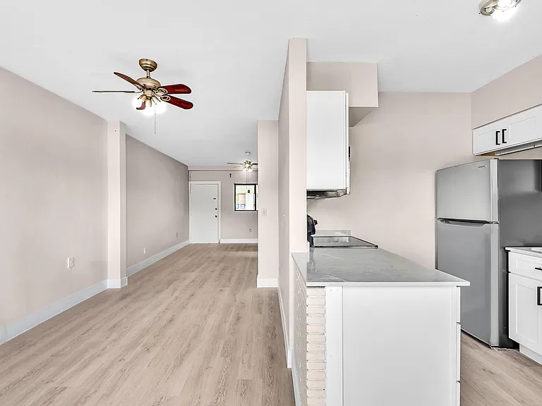 Marseille Apts — Photo 43