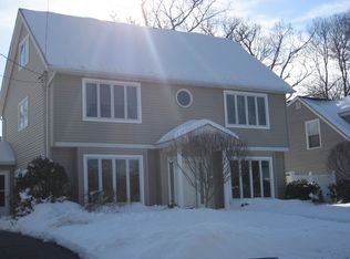 107 Pawnee Ave, Oakland, NJ 07436