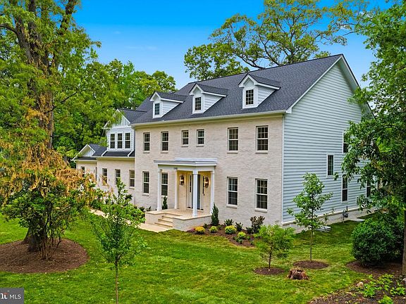 4th image of 1142 Cameron Rd