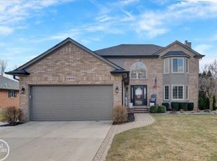 1975 Woodland Estates Dr, Saint Clair, MI