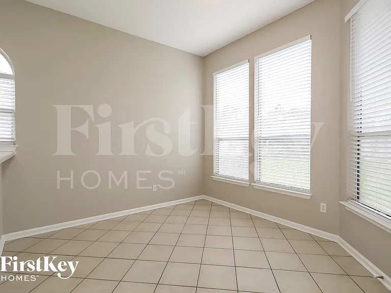 5372 Chestnut Lake Dr — Photo 7