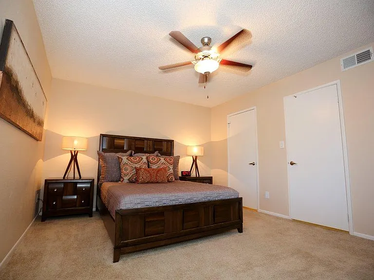10134 W Mohawk Ln — Photo 63