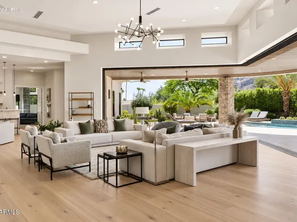 8700 N 55TH Place, Paradise Valley, AZ 85253