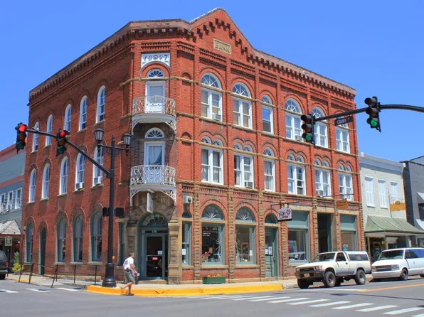 931 W Washington St #3, Lewisburg, WV 24901