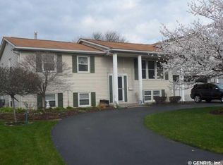 109 Fern Castle Dr, Rochester, NY 14622