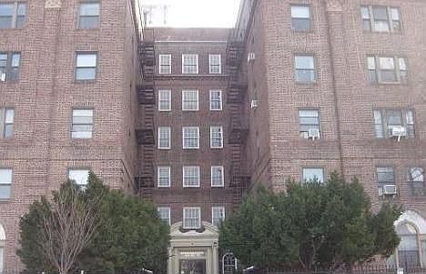 1st image of 14480 Sanford Ave APT 5F
