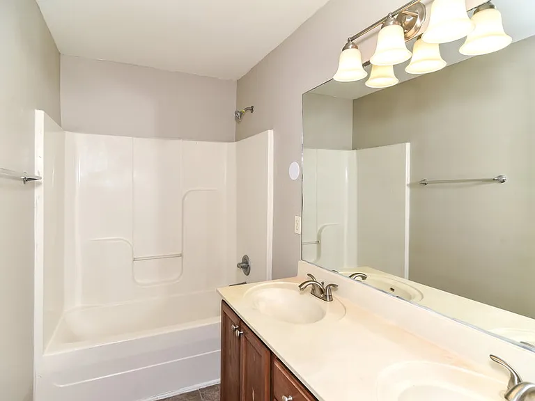 145 Lyndhurst Dr — Photo 11