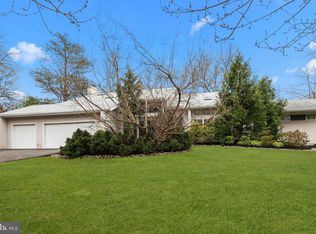 5 Woodland Rd, Newtown, PA 18940