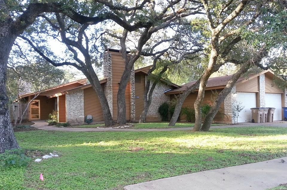 1st image of 11900 Broad Oaks Dr #A