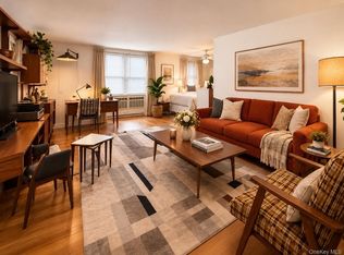 78-40 164th St #2M, Fresh Meadows, NY 11366