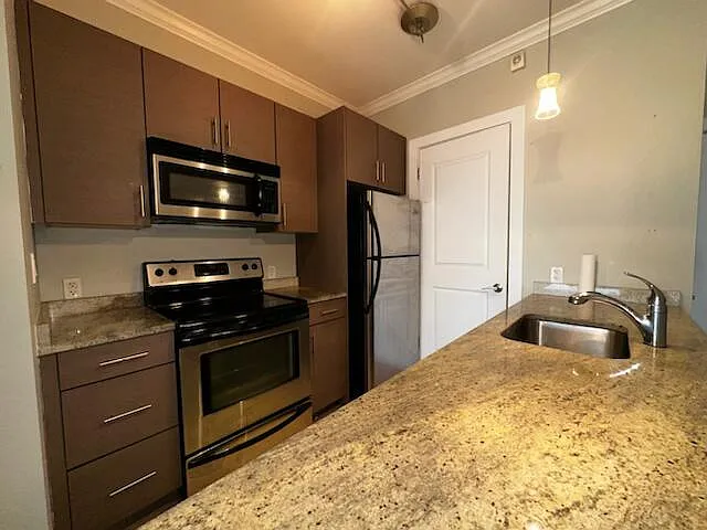 1 bed, 725 sqft, $2,150 — Photo 3