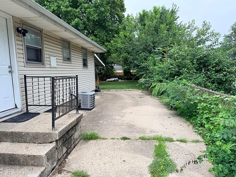 796 S Ashburton Rd — Photo 2