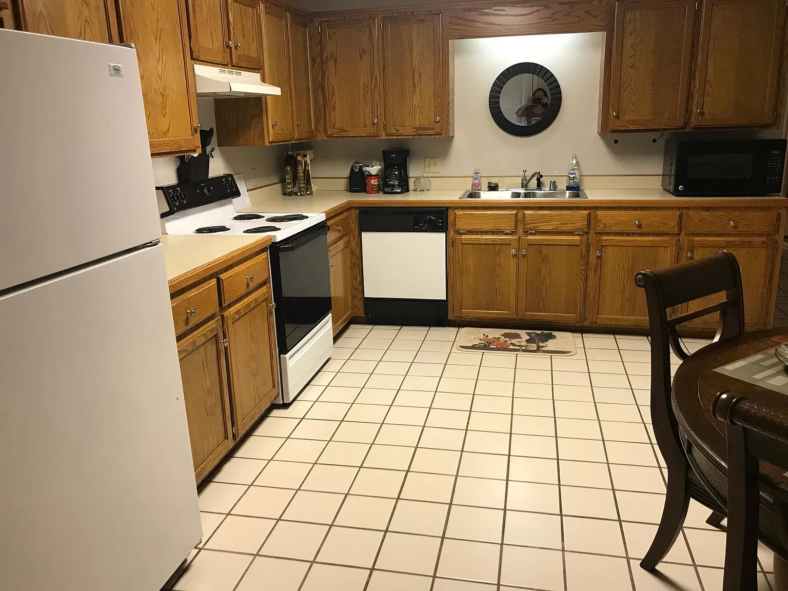 304 W 16th Ct — Photo 4