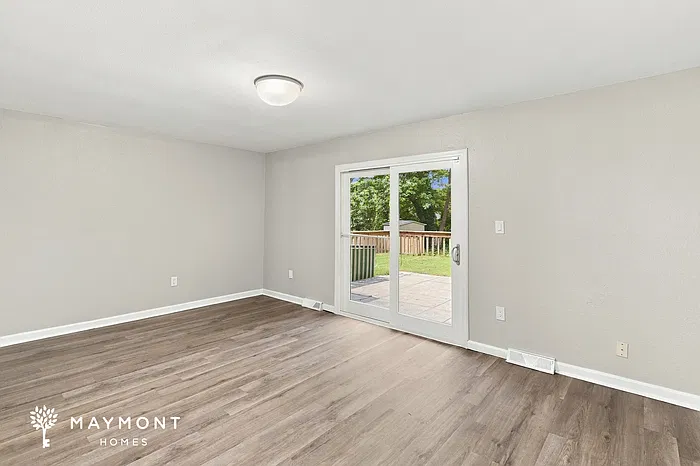 4 bed, 1.5 bath, 1426 sqft, $2,025 — Photo 4