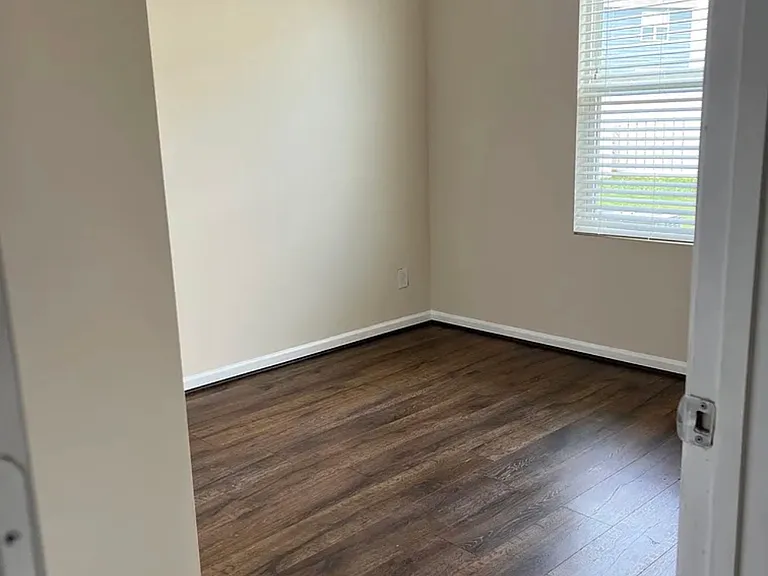 1009 Farm Pond Rd — Photo 6