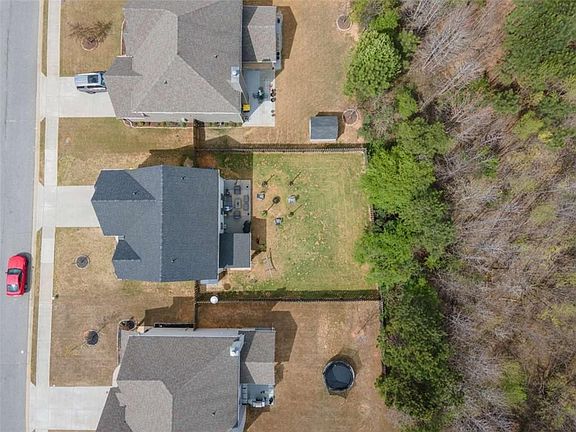 3rd image of 90 Ashton Pl